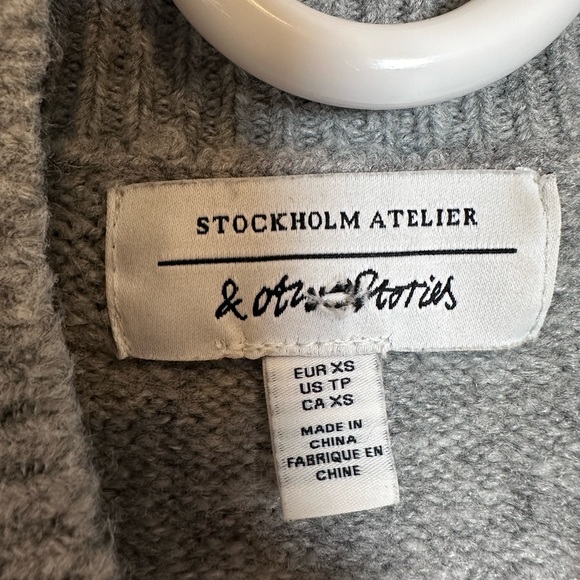& Other Stories grey wool crewneck sweater xs - Picture 3 of 3
